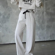 Geripptes Zweiteiliges Damen-Set mit Langarm und Gemustertem Bund – Grau