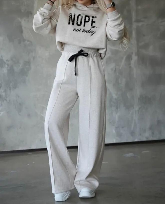 Geripptes Zweiteiliges Damen-Set mit Langarm und Gemustertem Bund – Grau