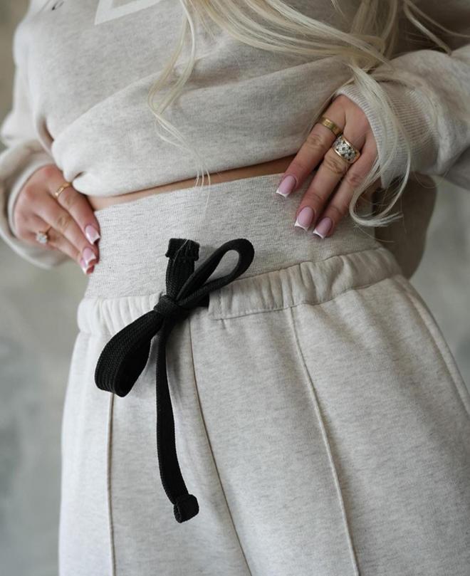 Geripptes Zweiteiliges Damen-Set mit Langarm und Gemustertem Bund – Grau