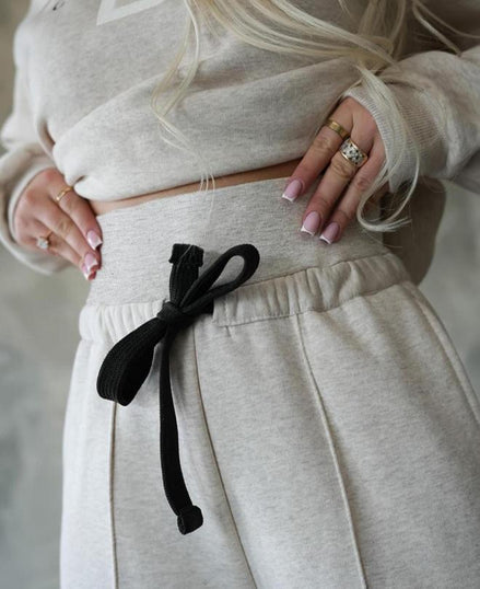 Geripptes Zweiteiliges Damen-Set mit Langarm und Gemustertem Bund – Grau